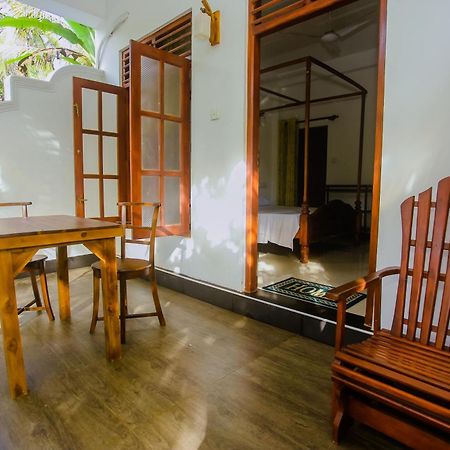 Bed and Breakfast Little Angels à Mirissa Extérieur photo