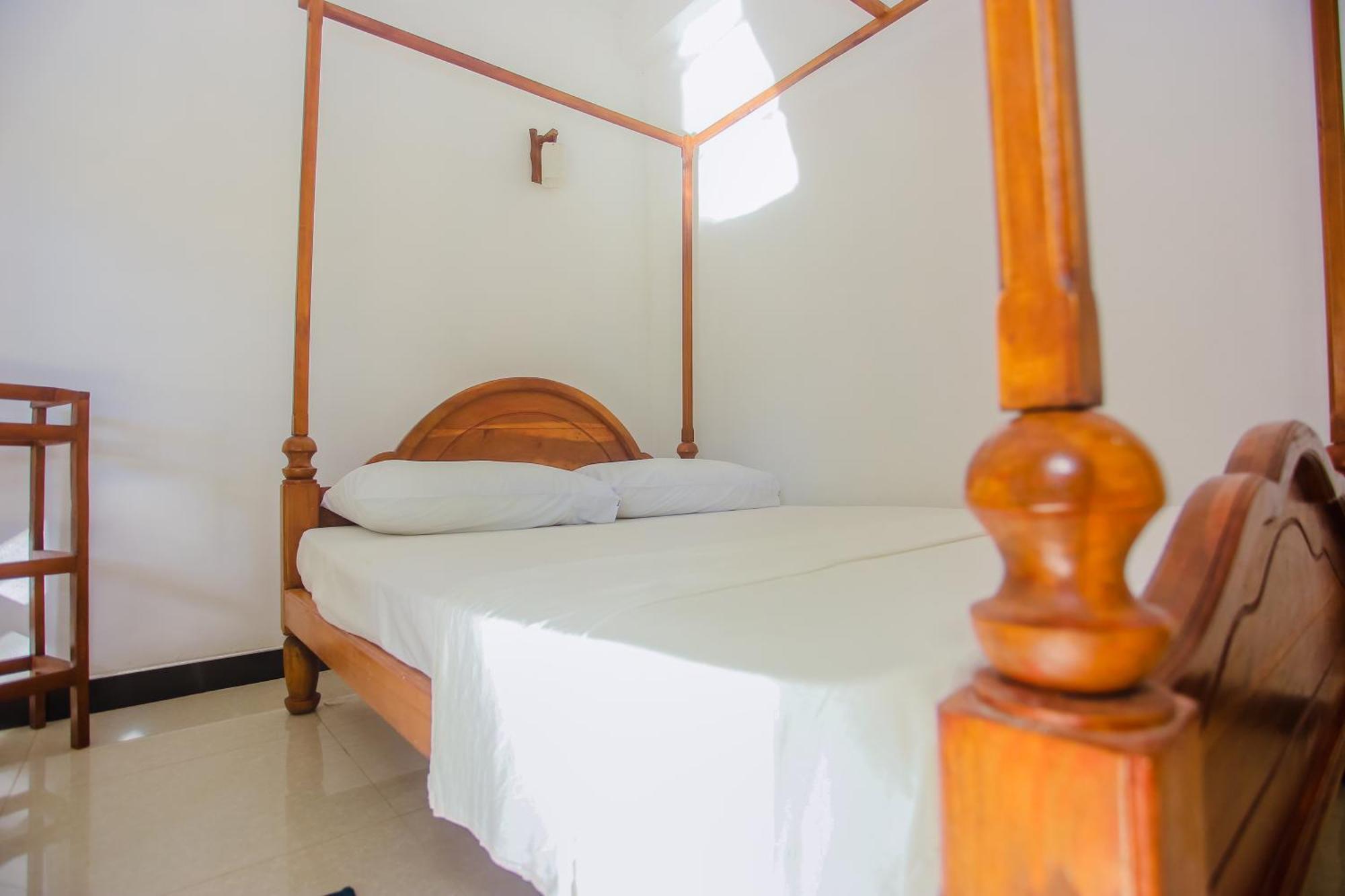Bed and Breakfast Little Angels à Mirissa Extérieur photo