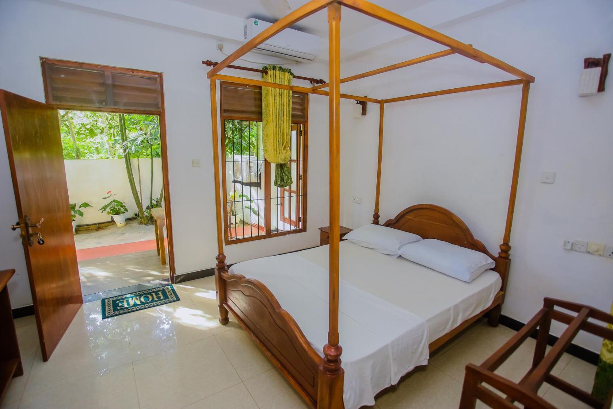 Bed and Breakfast Little Angels à Mirissa Extérieur photo