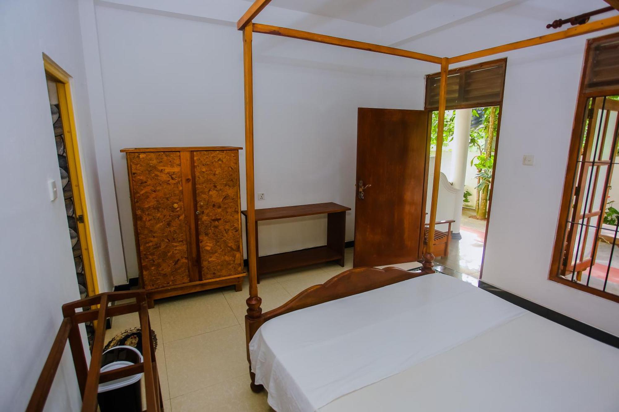 Bed and Breakfast Little Angels à Mirissa Extérieur photo
