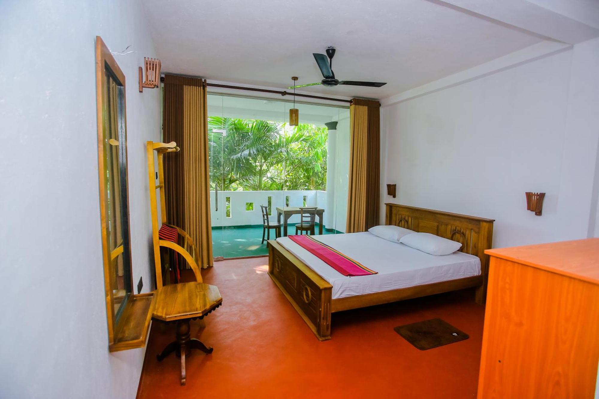 Bed and Breakfast Little Angels à Mirissa Extérieur photo
