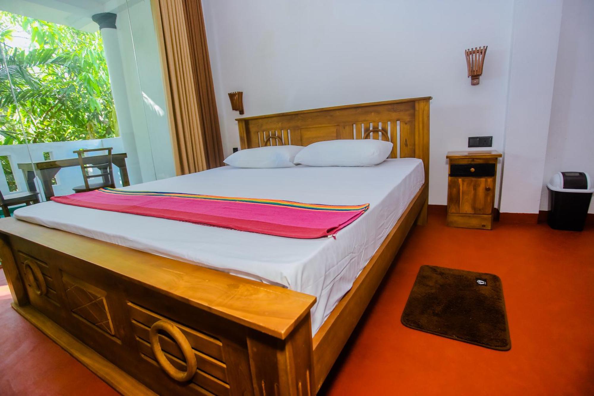 Bed and Breakfast Little Angels à Mirissa Extérieur photo